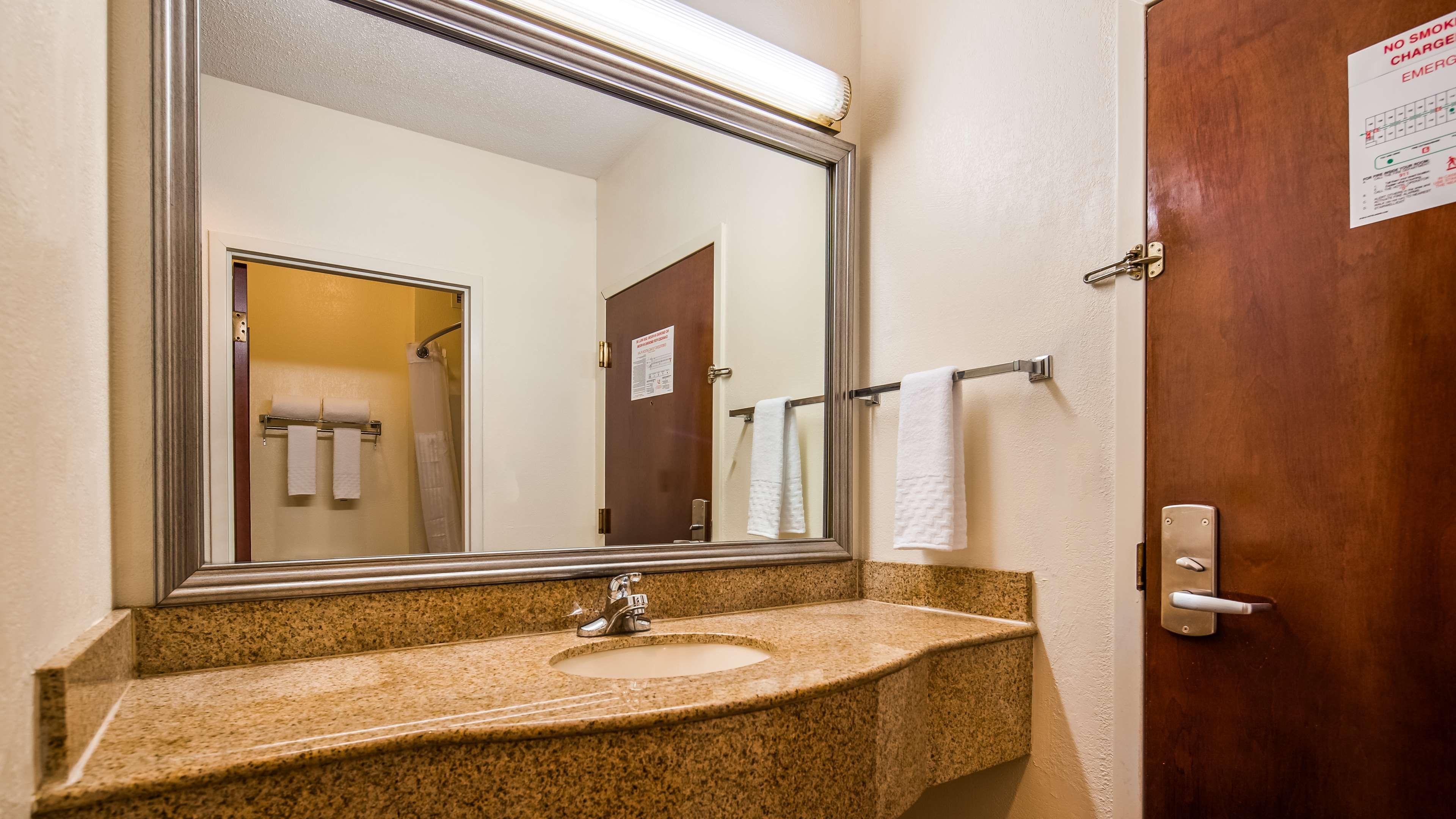 Best Western Plus South Hill Inn Exterior foto